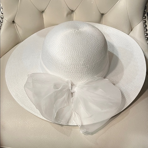 Source Unknown Accessories - Source Unknown White Women's Hat with Sheer Bow
